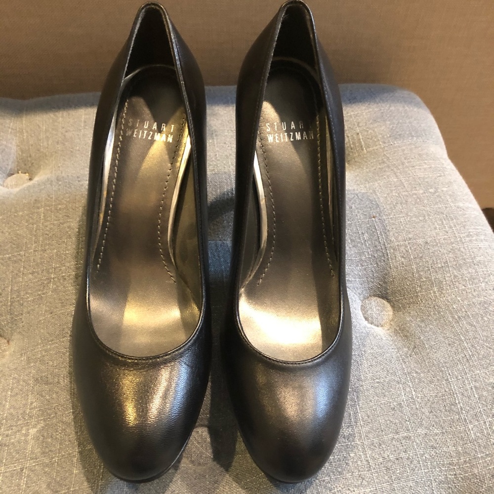 Stuart Weitzman NWOT Black Pumps - 8 M